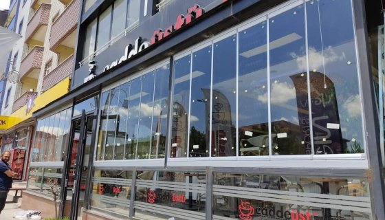 Cadde Üstü Cafe